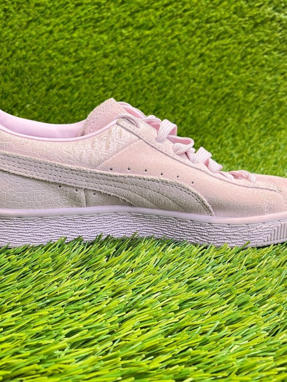 Puma Suede Classic Womens Size 8.5 Pink Athletic Suede Walking Shoes Sneakers - Picture 4 of 10